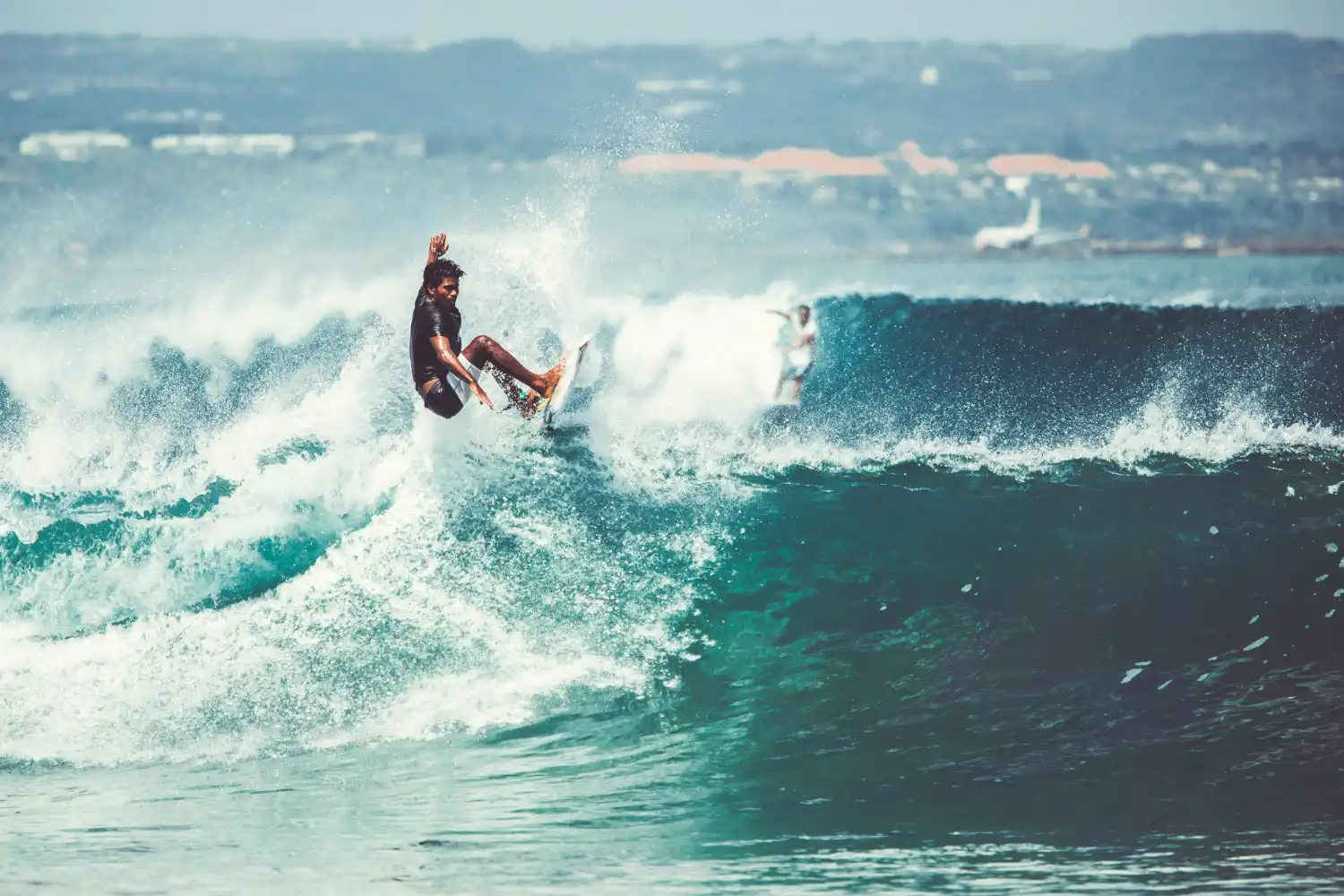 Czym się różni surfing od kitesurfingu?